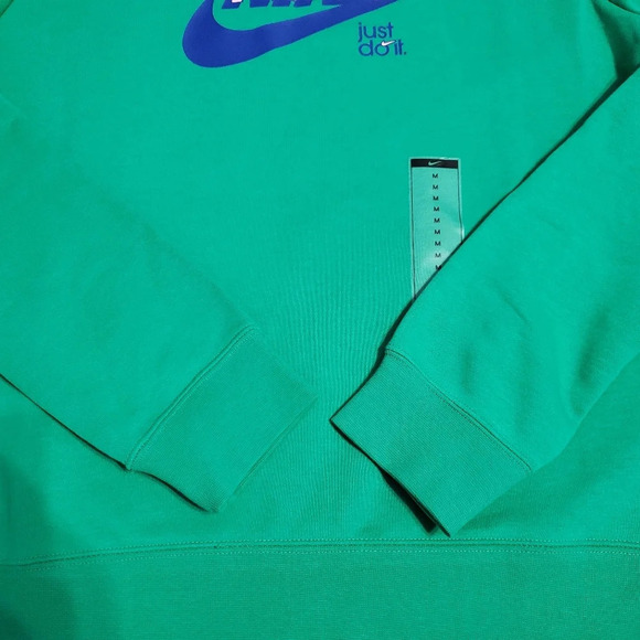 NWT Nike Women's Sportswear Club Graphic Sweatshirt M - Picture 4 of 8